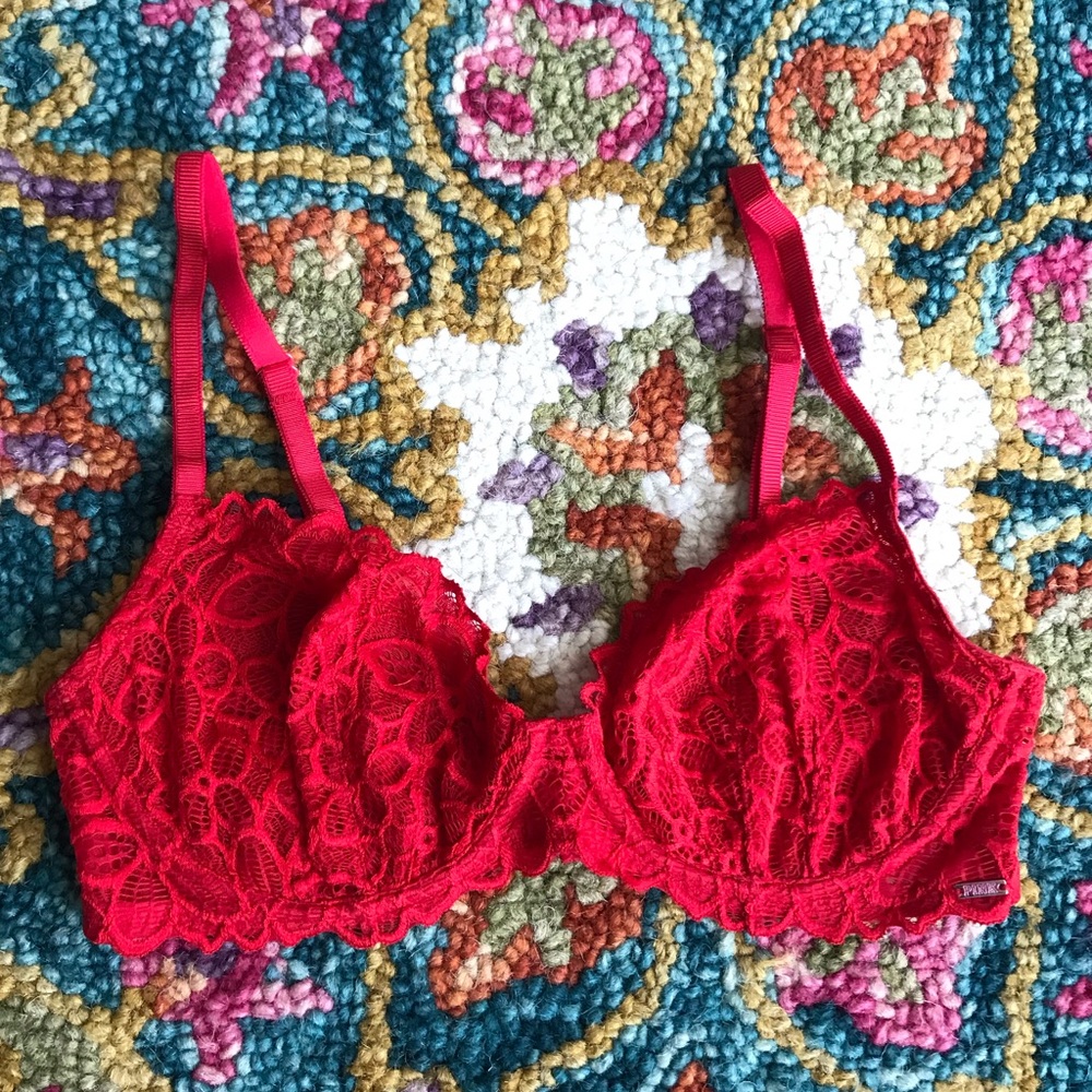 🔥 Red HOT Lace Bra 🔥